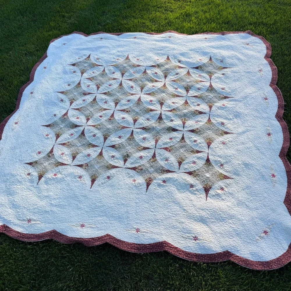 Floral Embroidered Patchwork Quilt Scalloped Edge White Burgundy 88x88 Vintage
